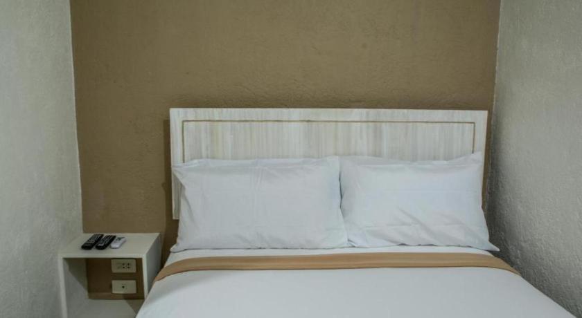 Hotel Avenija Olongapo Extérieur photo